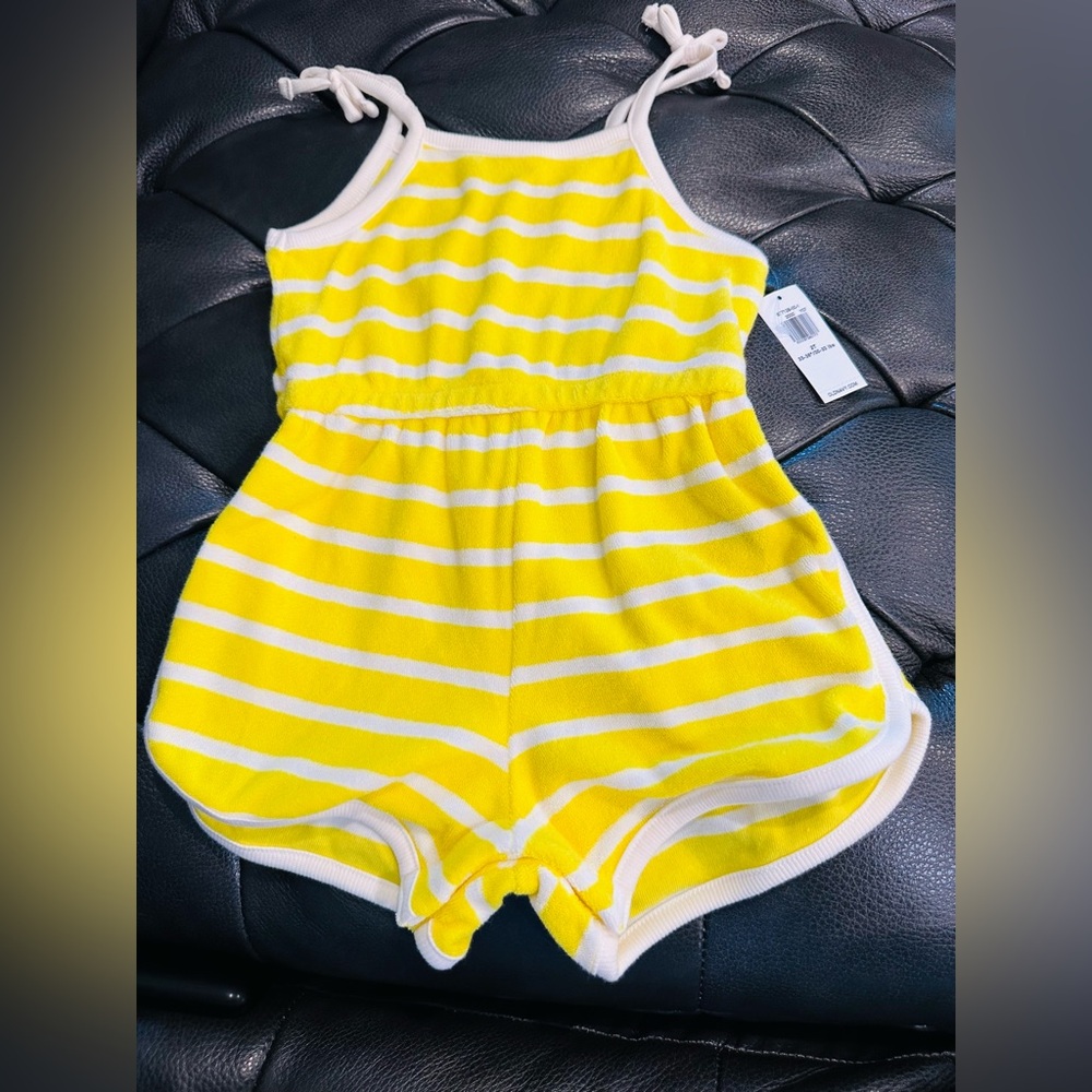 NWT Old Navy Girls Terry Romper 2T